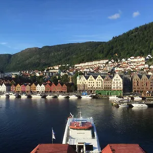  Appartement With Beautiful View To Bryggen